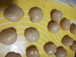 广式蛋黄月饼(63 克x20个)的做法步骤:5