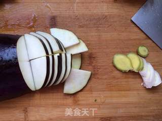 砂锅焖茄片的做法步骤:2