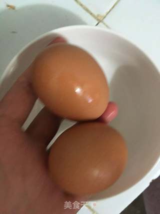 鸡蛋蔬菜三明治的做法步骤：1