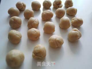 蛋黄酥的做法步骤:11