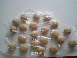 蛋黄酥的做法步骤:13