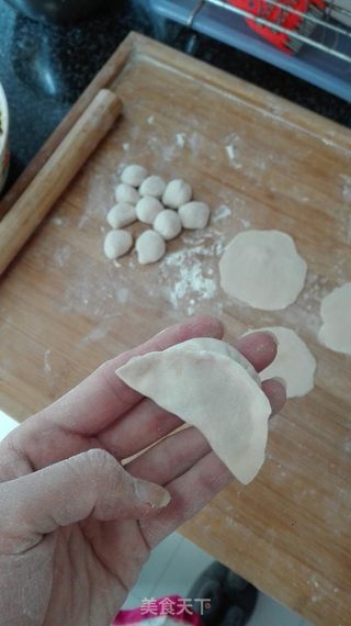 包菜西芹猪肉馅水饺的做法步骤:4