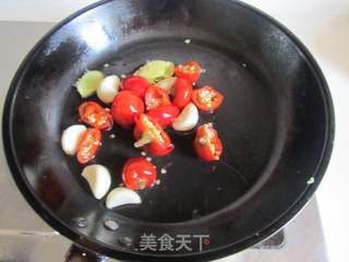 泡椒牛蛙的做法步骤:5