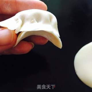 白菜猪肉饺子(附切法和包法）的做法步骤：11
