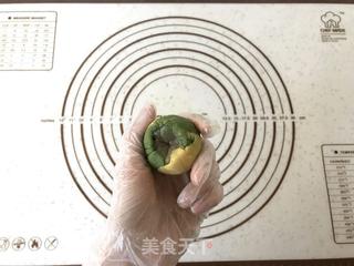 超高颜值的桃山皮月饼的做法步骤:7
