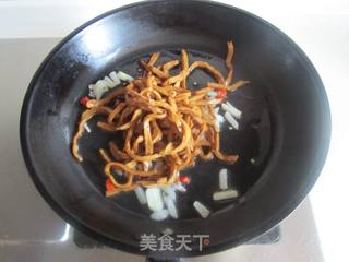 青椒豆芽炒千叶豆腐丝的做法步骤:3