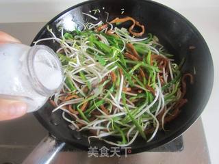 青椒豆芽炒千叶豆腐丝的做法步骤:7