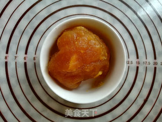 广式红豆沙蛋黄月饼的做法步骤:9