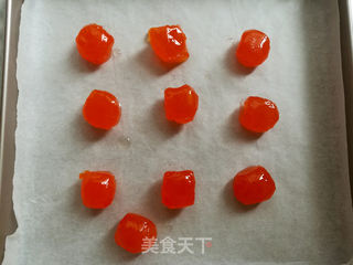 广式红豆沙蛋黄月饼的做法步骤:11