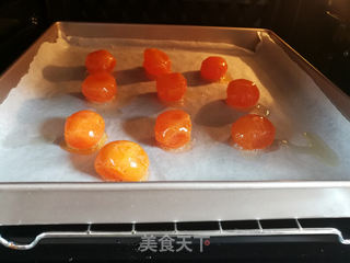 广式红豆沙蛋黄月饼的做法步骤:15