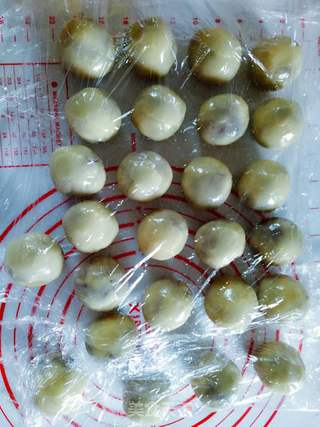 广式蛋黄月饼的做法步骤:6