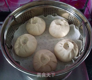 红豆沙包子的做法步骤:10