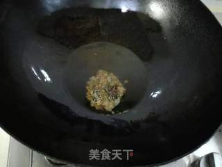 香菇牛肉酱的做法步骤：2
