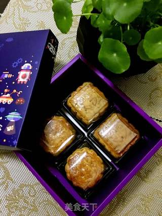 广式莲蓉蛋黄月饼的做法步骤:15