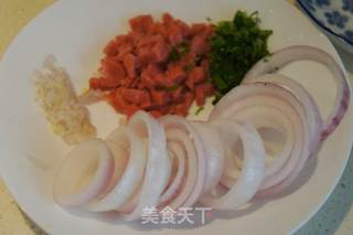 快手早餐洋葱火腿鸡蛋玉米饼的做法步骤:2