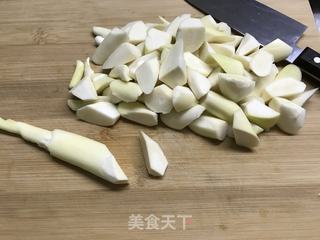 油焖茭白的做法步骤：3