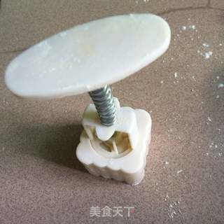 蒸月饼的做法步骤:9