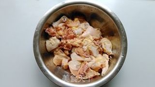 童子鸡烧毛豆的做法步骤:3