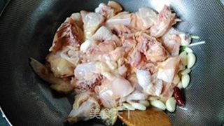 童子鸡烧毛豆的做法步骤:5