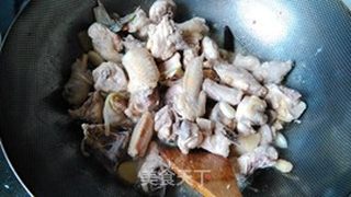 童子鸡烧毛豆的做法步骤:6
