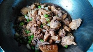 童子鸡烧毛豆的做法步骤:8