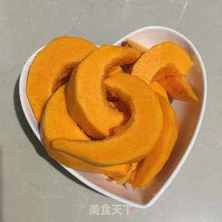 黑芝麻南瓜汤圆的做法步骤:2