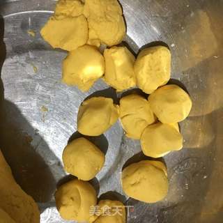 黑芝麻南瓜汤圆的做法步骤:6