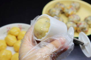 火腿五仁月饼的做法步骤:13