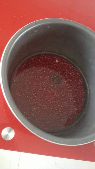 红豆月饼的做法步骤：2