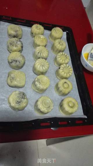 红豆月饼的做法步骤:15