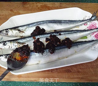 豆豉辣酱蒸秋刀鱼的做法步骤:7