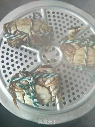 清蒸大闸蟹的做法步骤:2