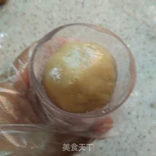 广式月饼的做法步骤：10