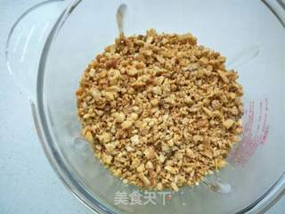 猪油渣萝卜包子的做法步骤:2