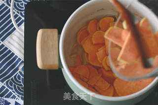 一碗根本不够的红薯浓汤的做法步骤:5