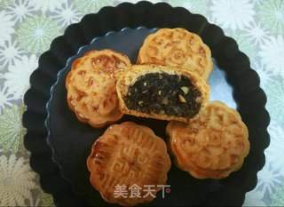 黑芝麻坚果月饼的做法步骤:12