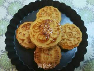 黑芝麻坚果月饼的做法步骤:11