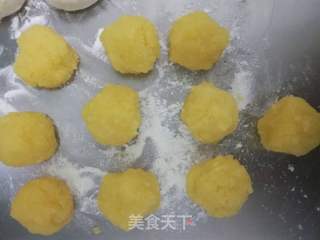 奶黄包的做法步骤:13