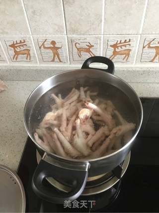 广式蒸凤爪的做法步骤:2