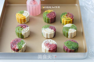缤纷桃山皮月饼的做法步骤:10