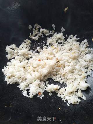香辣黄金蛋炒饭的做法步骤:7