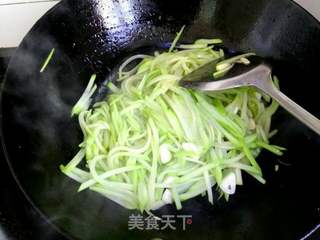 蒜香佛手瓜的做法步骤:4