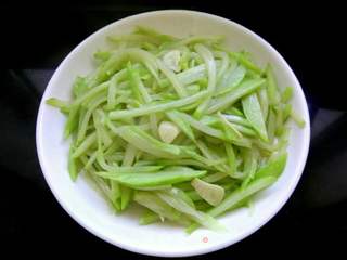 蒜香佛手瓜的做法步骤:5
