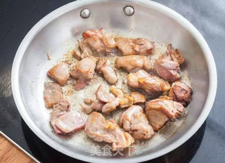 菌菇鸡肉煲仔饭的做法步骤:5