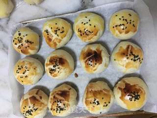 蛋黄酥的做法步骤:11