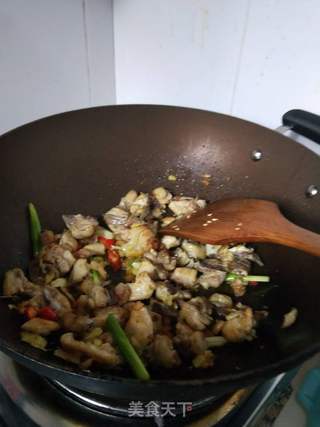 胡萝卜鸡腿焖饭的做法步骤:4