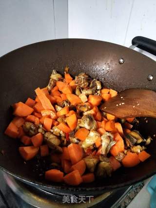 胡萝卜鸡腿焖饭的做法步骤：6
