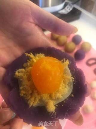 馅中馅蛋黄酥螺旋酥的做法步骤:8