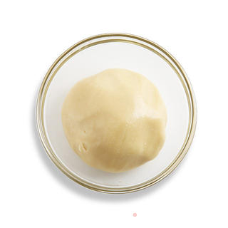 中秋传统佳品——蛋黄莲蓉月饼的做法步骤:3