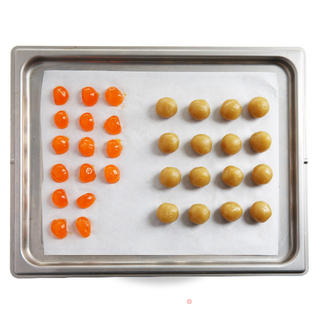 中秋传统佳品——蛋黄莲蓉月饼的做法步骤:4